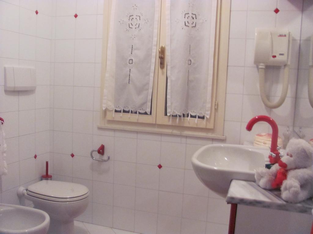Villa Giusy B&B Чезена Номер фото